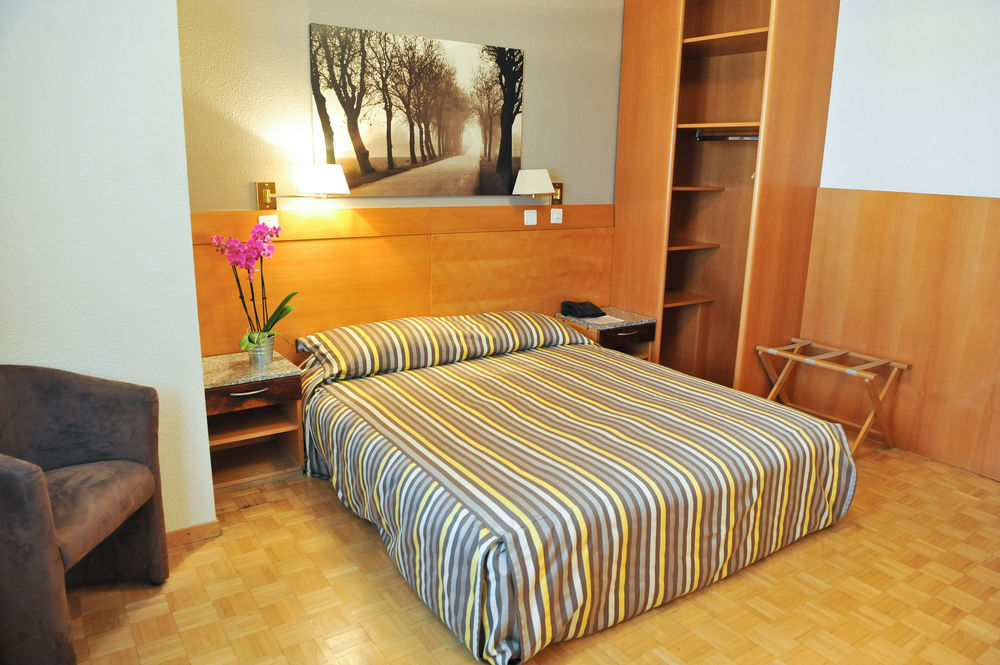 Des Alpes 3* Genebra